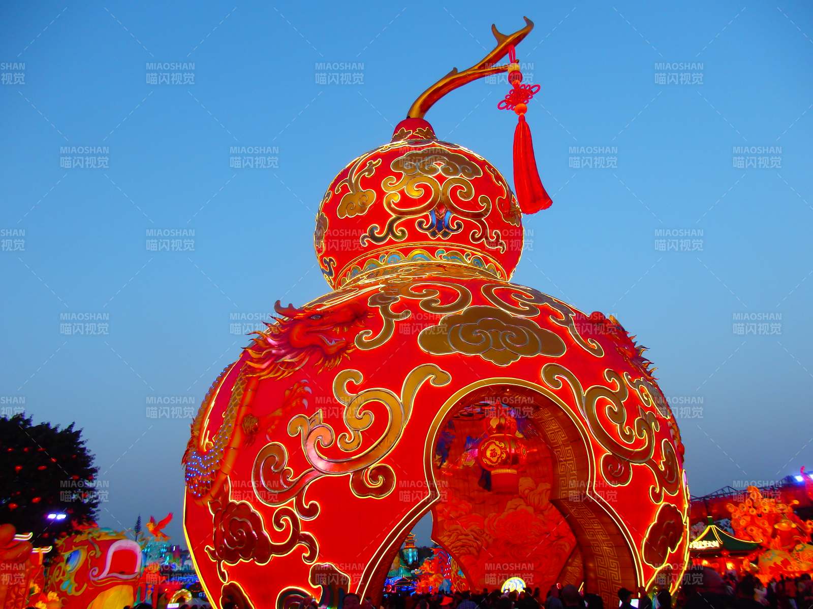 红灯笼迎新春图片