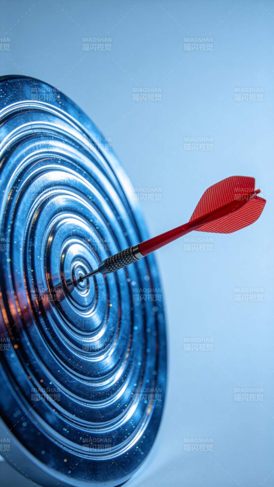 精准命中靶心图片