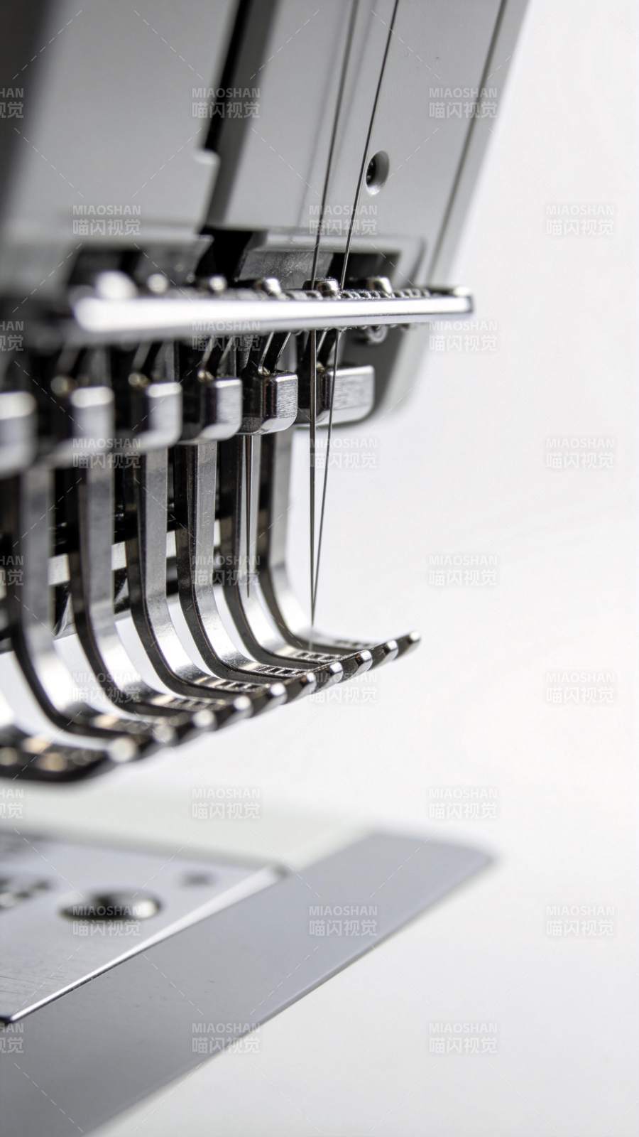 工业绣花机多针头特写细节展示图片
