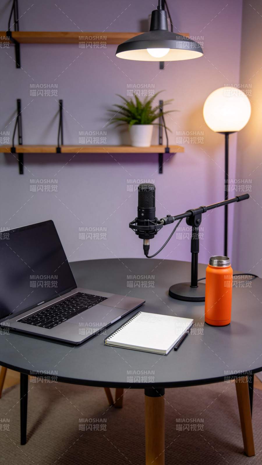 简约办公角落图片