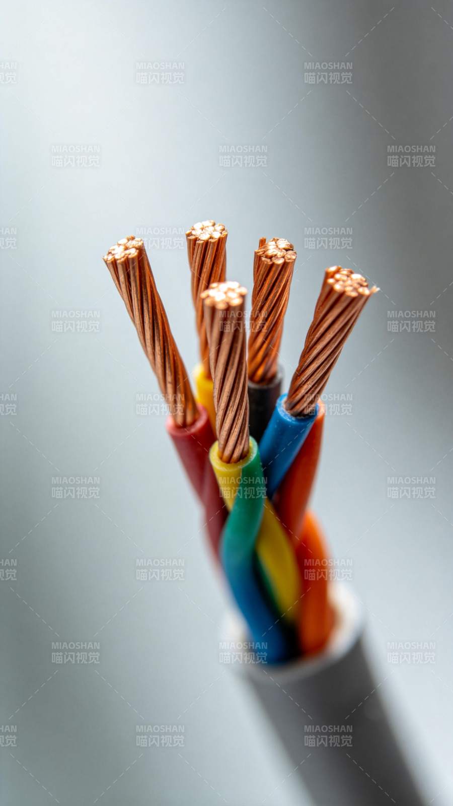 彩色电线特写图片