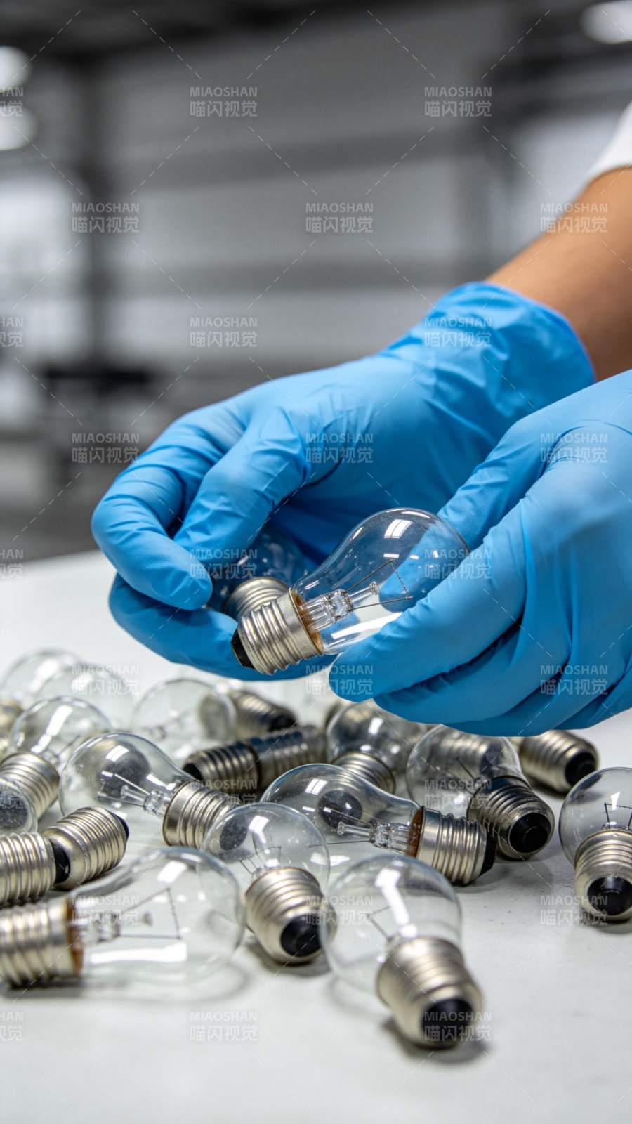 灯泡检测现场图片