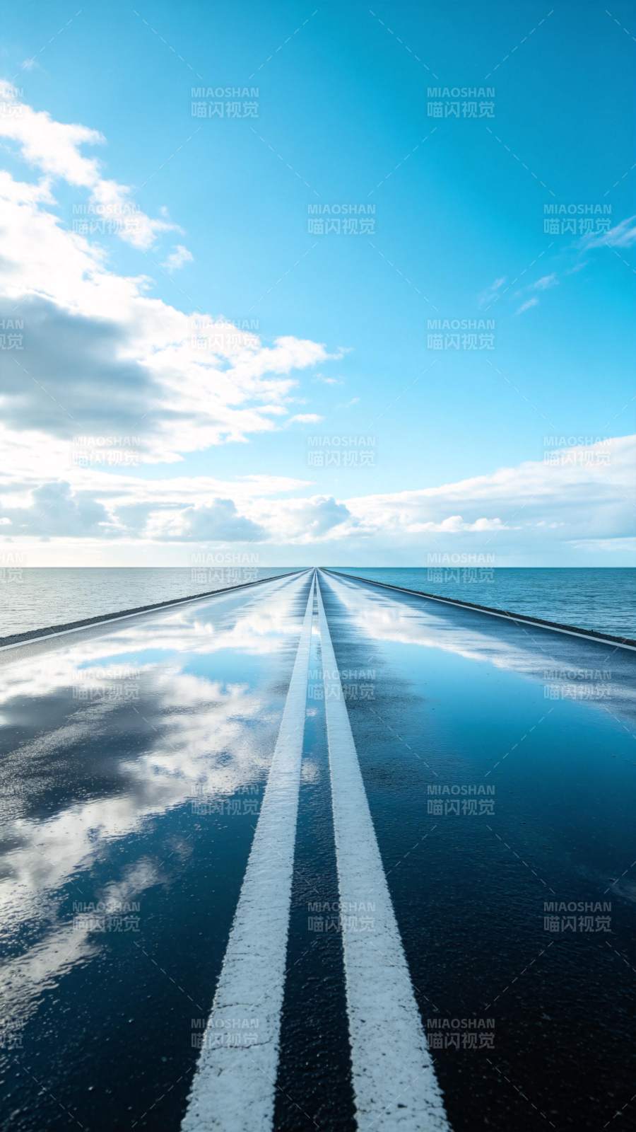 海天一色路无尽图片