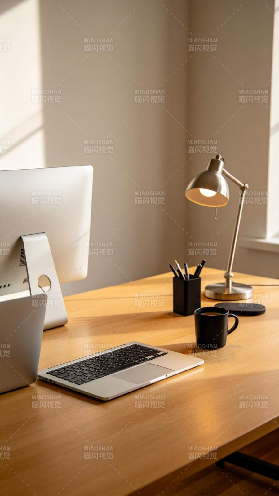 简约办公桌面图片
