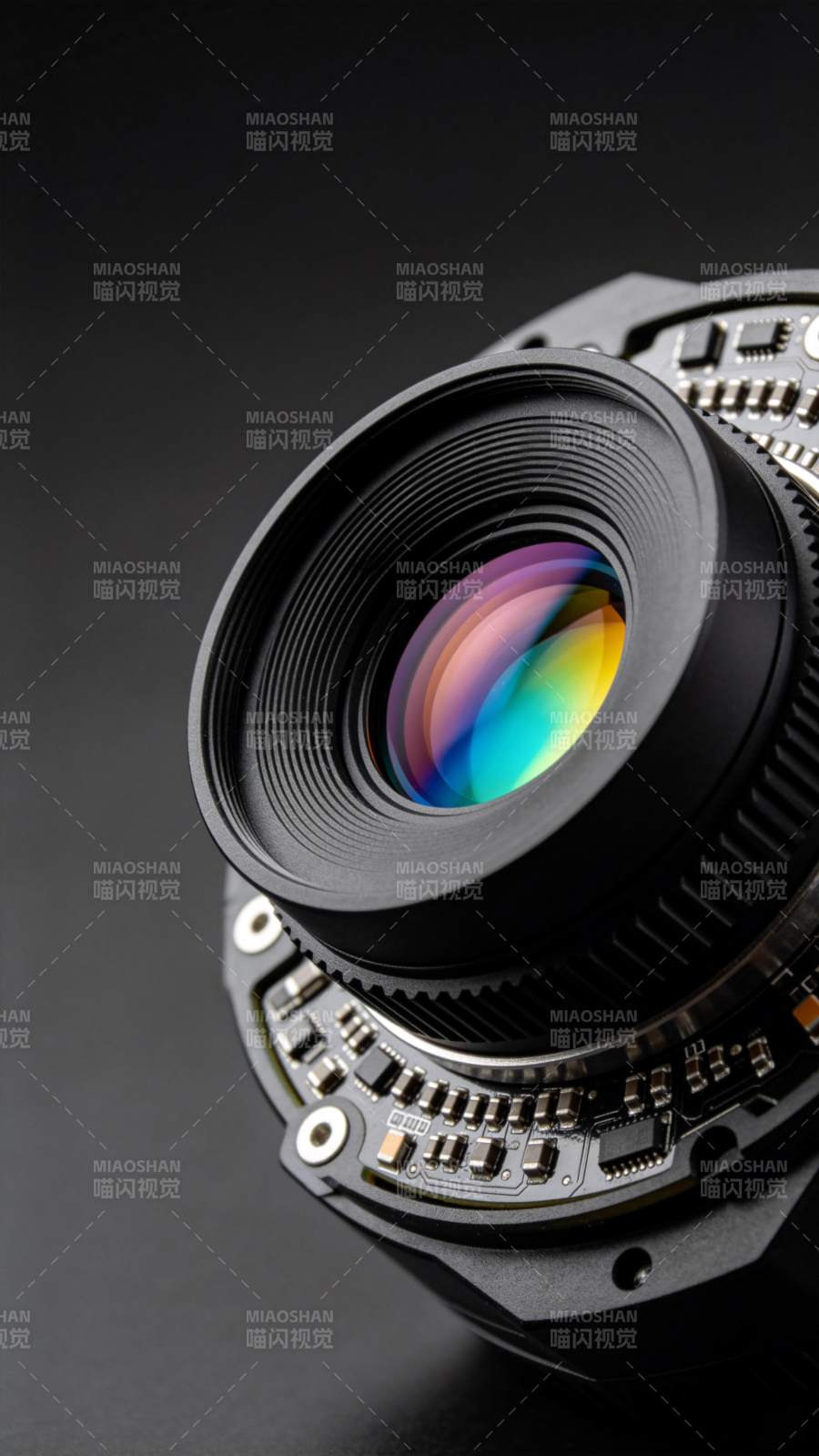 高清镜头特写展现光学镜片与电路结构图片