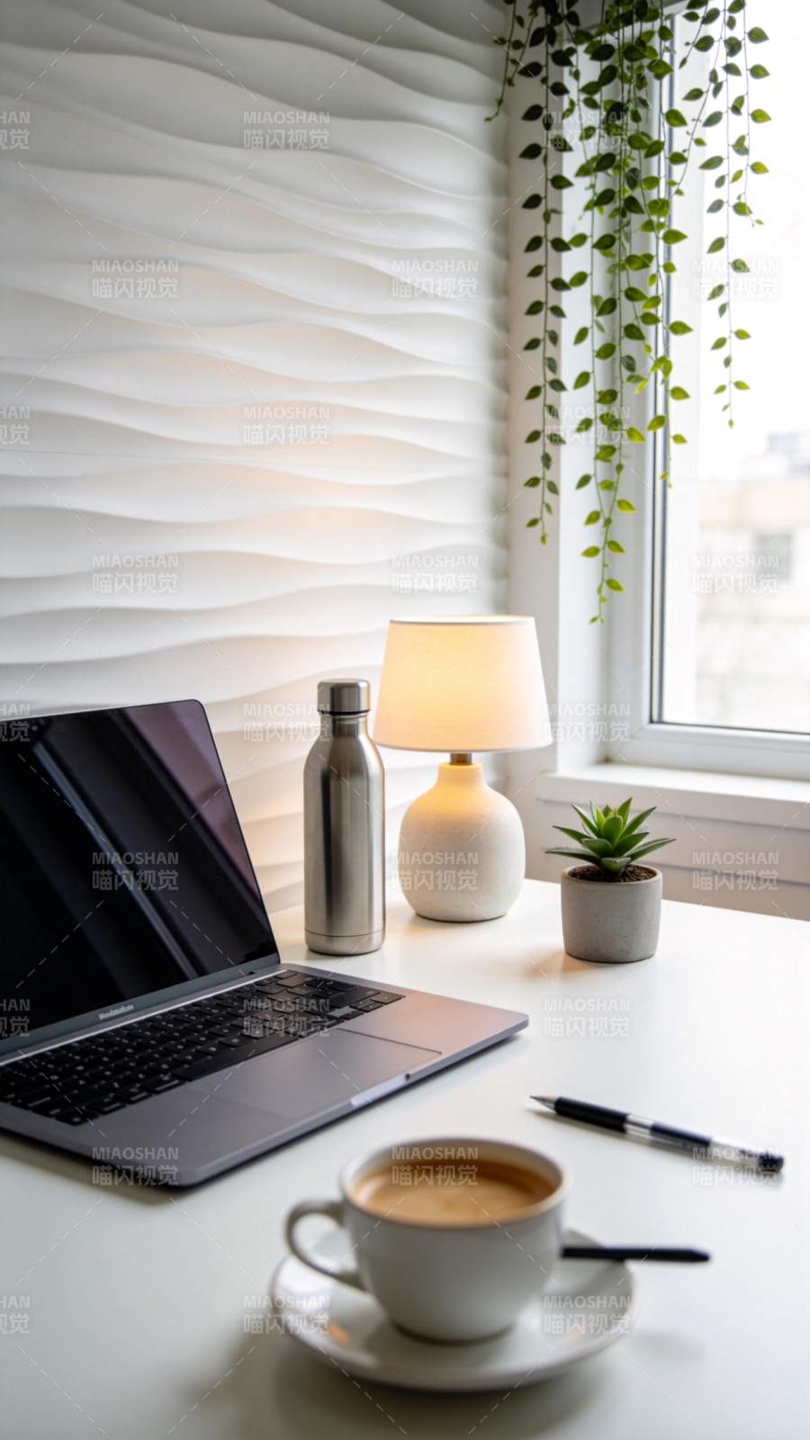 简约办公角落图片