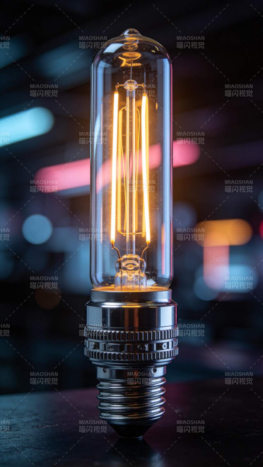 复古灯泡光影图片