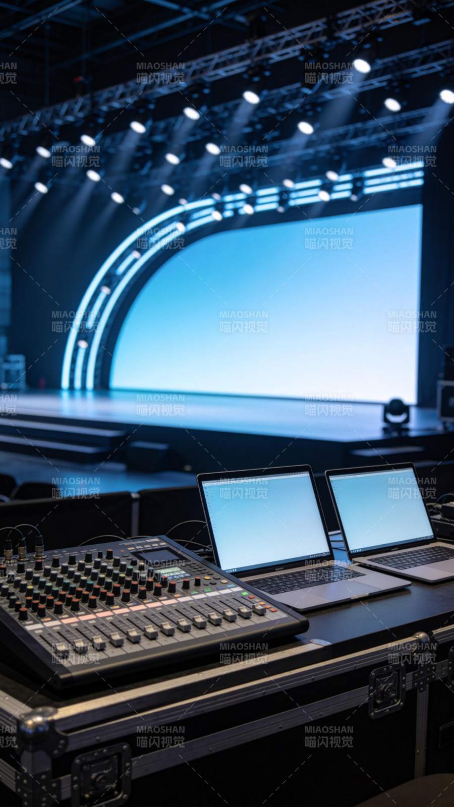 舞台控制台准备就绪图片