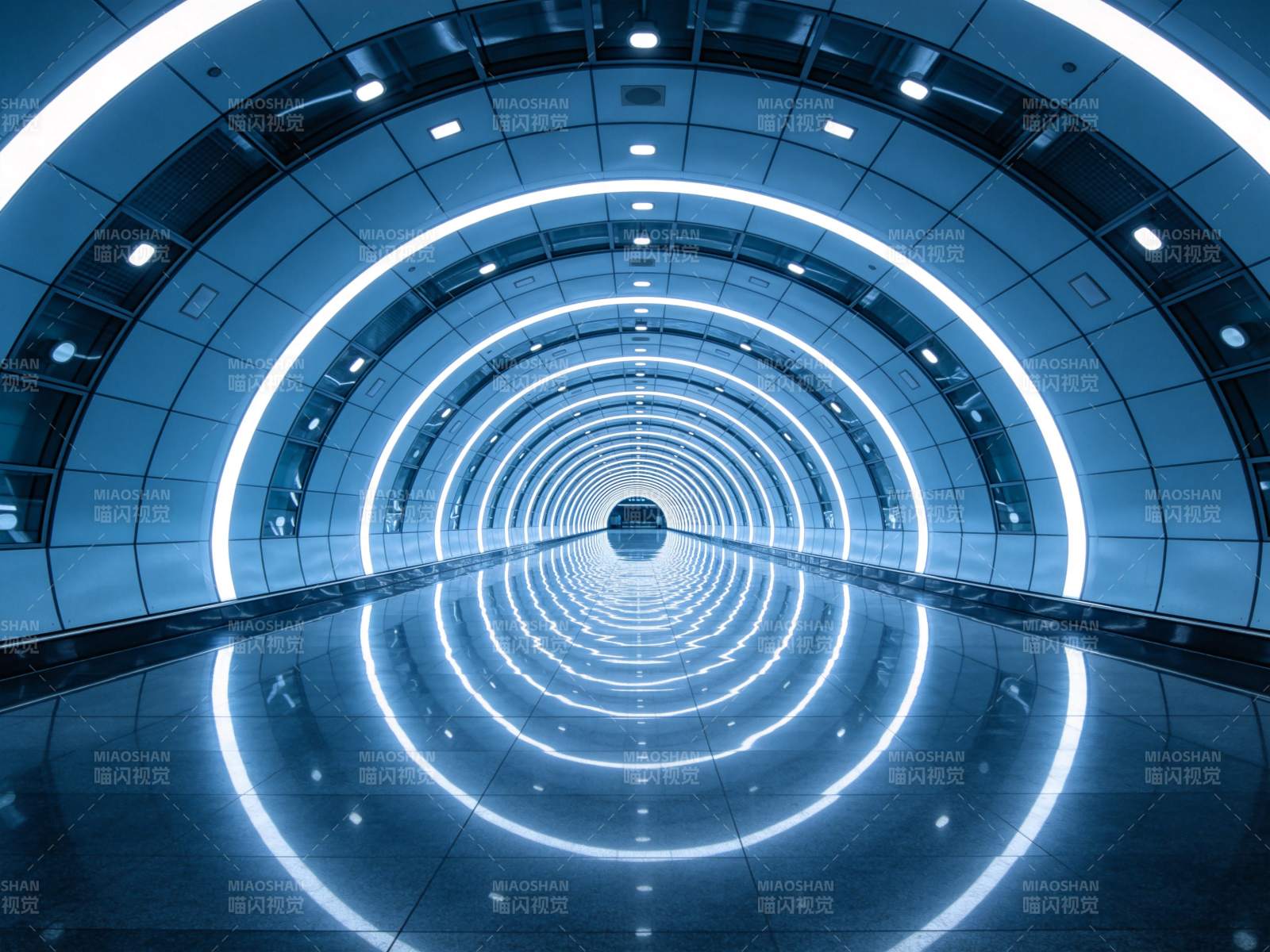 蓝色环形灯光隧道内部结构透视图图片