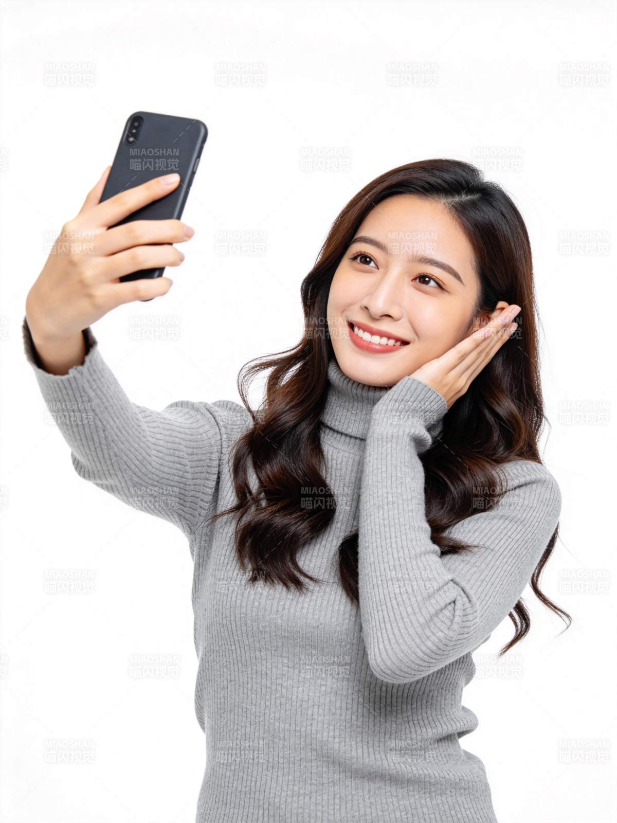 自拍微笑女子图片