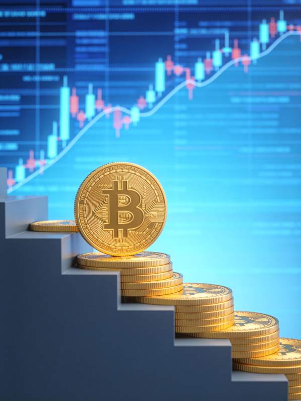 比特币金币阶梯与上涨K线图背景图片