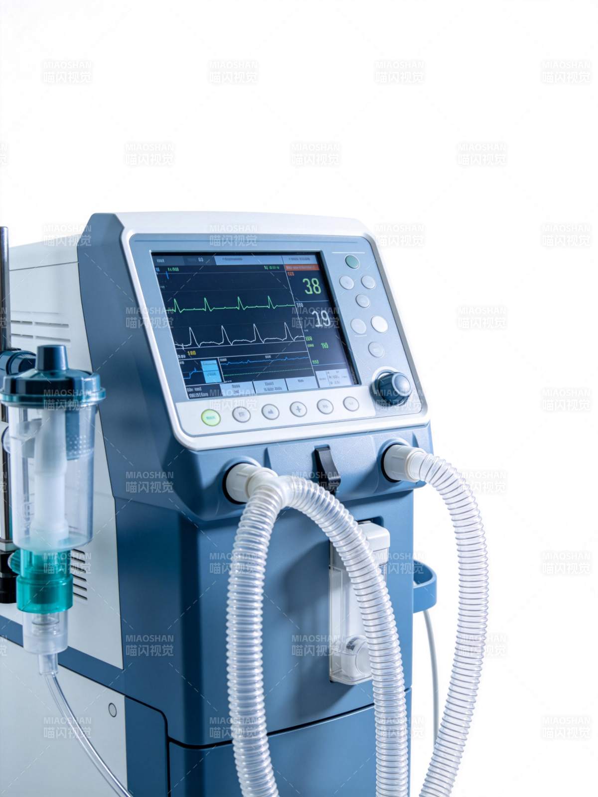 蓝色医疗监护设备显示心电波形与数值图片