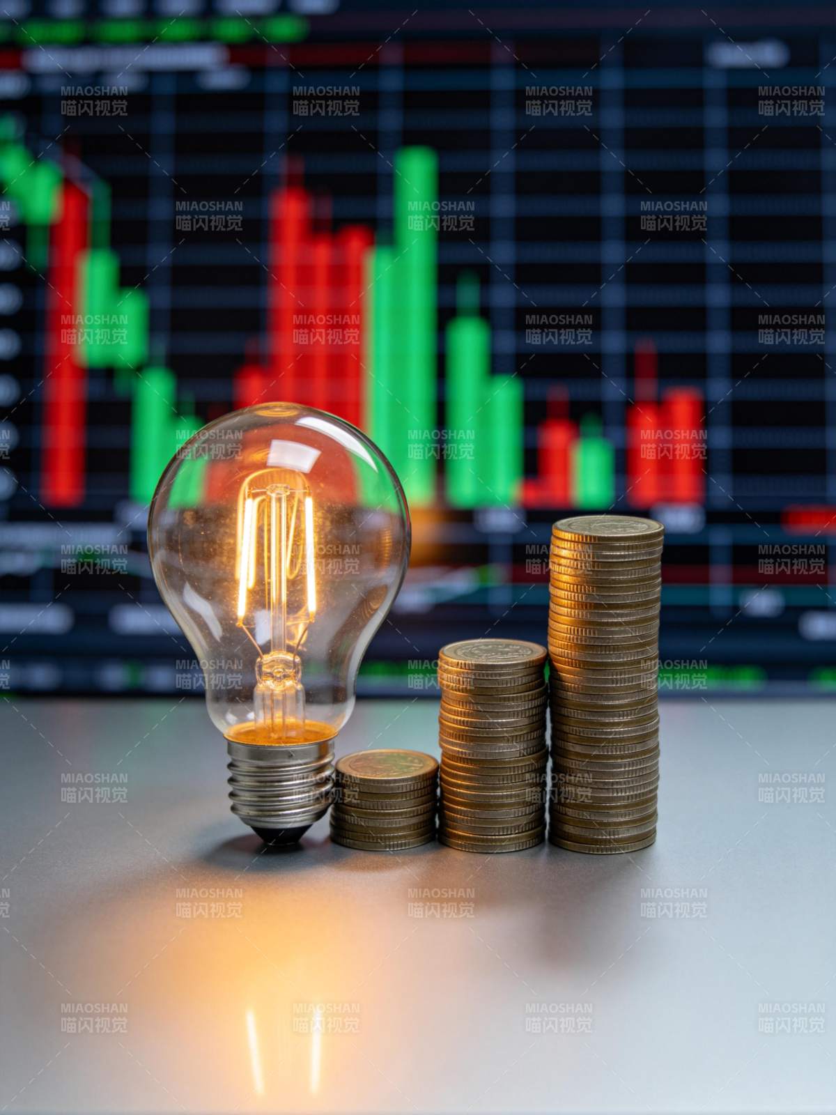灯泡与金币的智慧图片