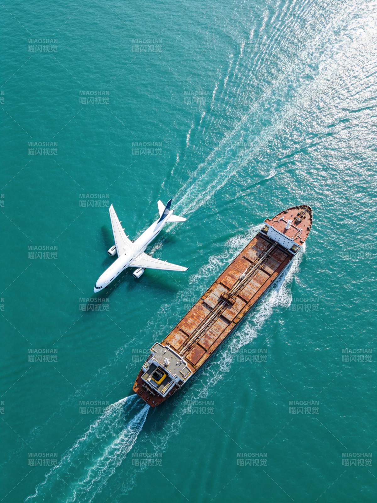 航船与飞机共舞图片