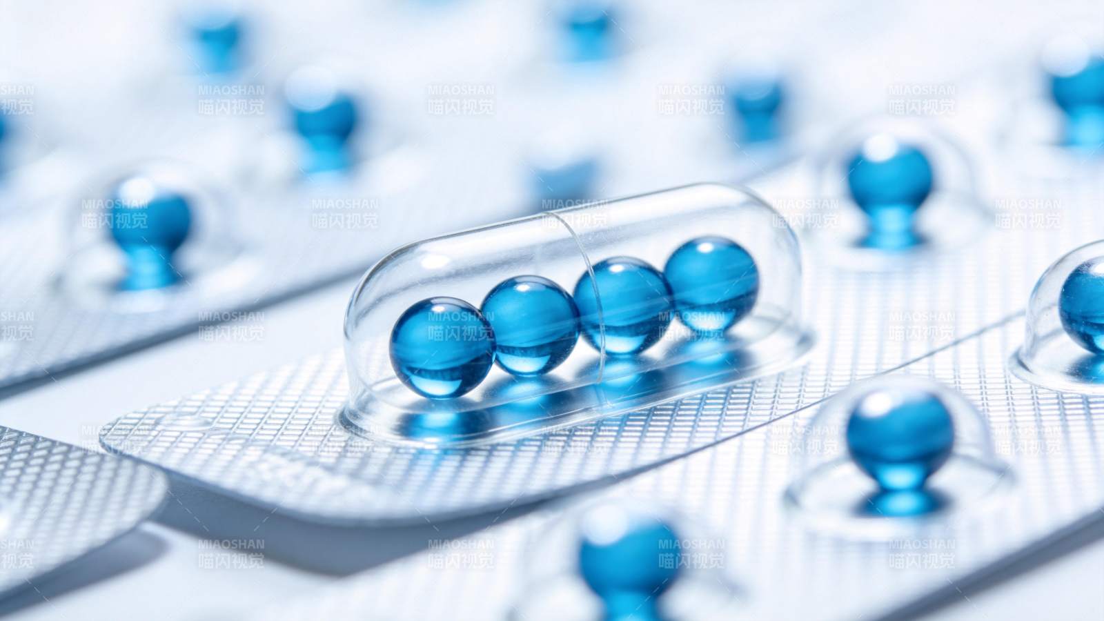 蓝色药丸特写图片