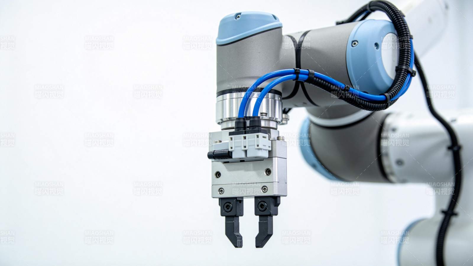 工业机器人抓手特写图片