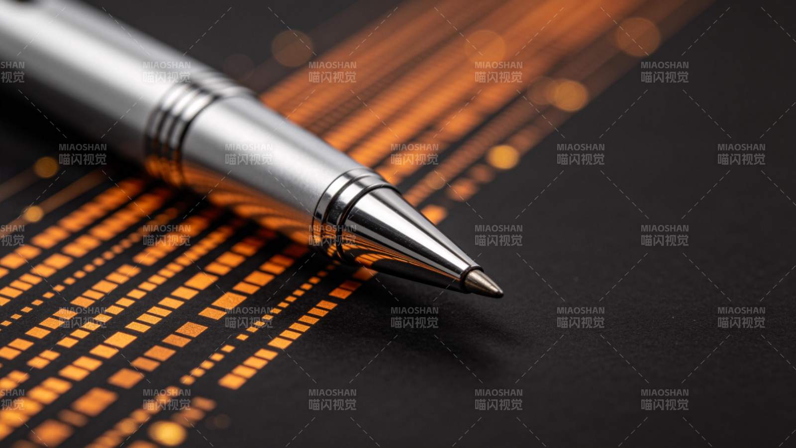 笔尖与数据线条图片