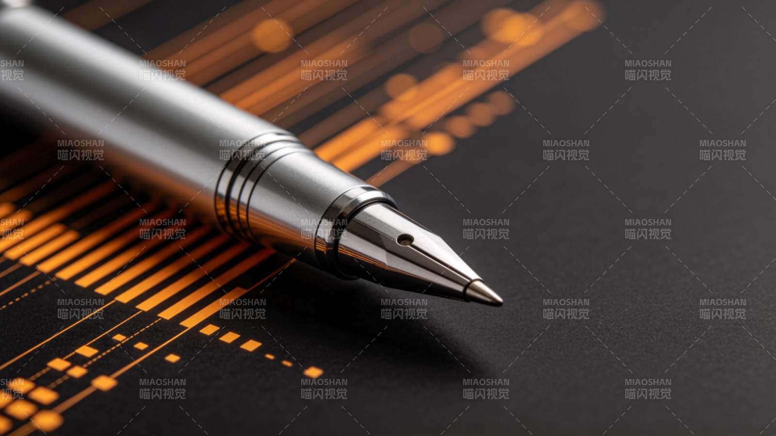 笔尖与数据图表图片