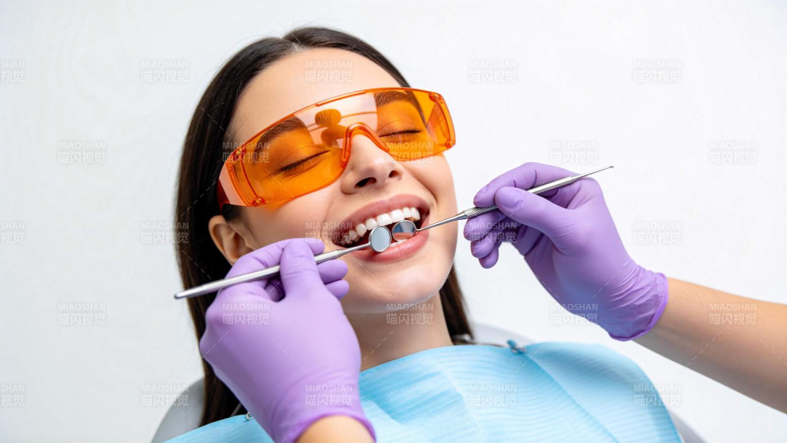 牙科检查中图片