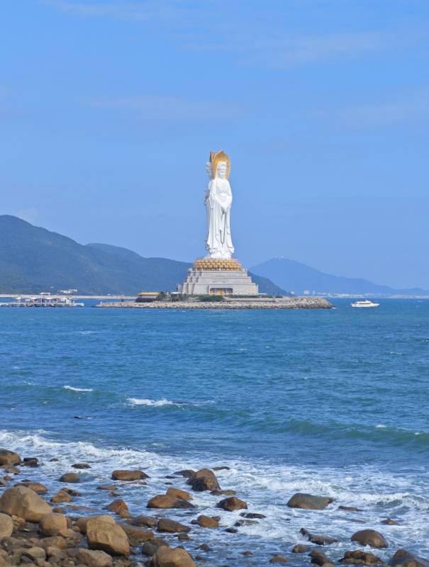 海上观音像 碧海蓝天间图片