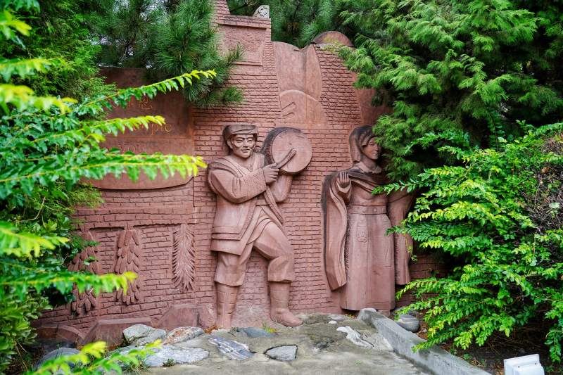 红砂岩浮雕 农耕与纺织图景图片