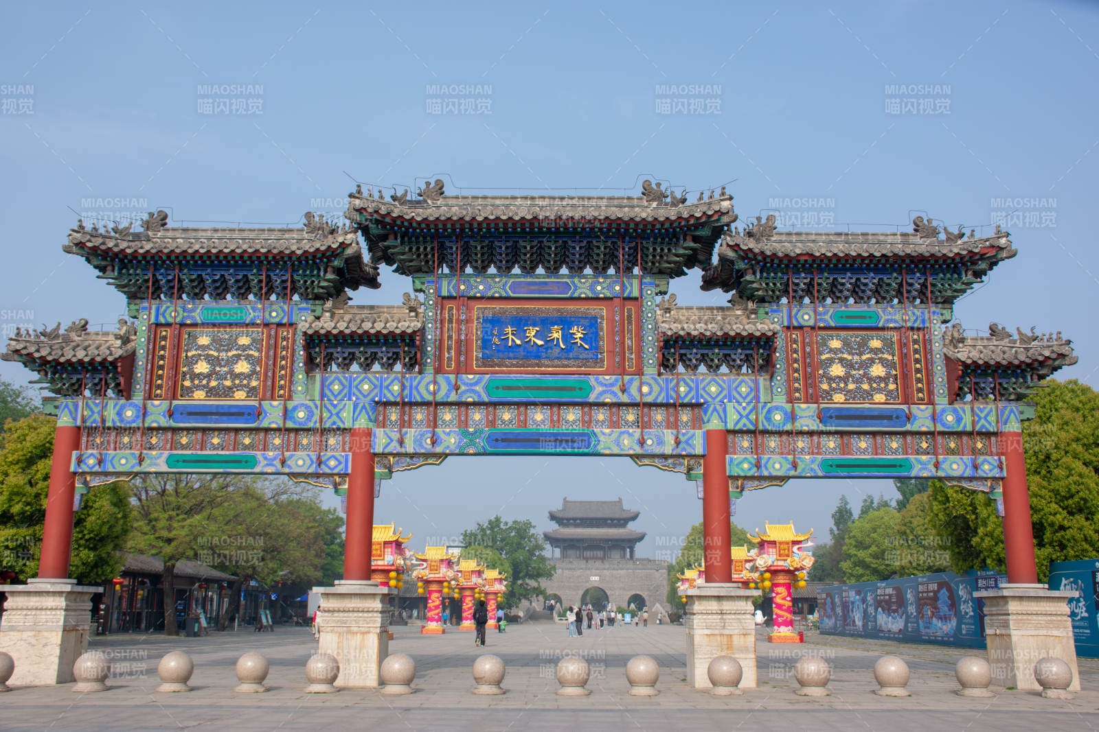 台儿庄古城古韵牌楼迎远客图片