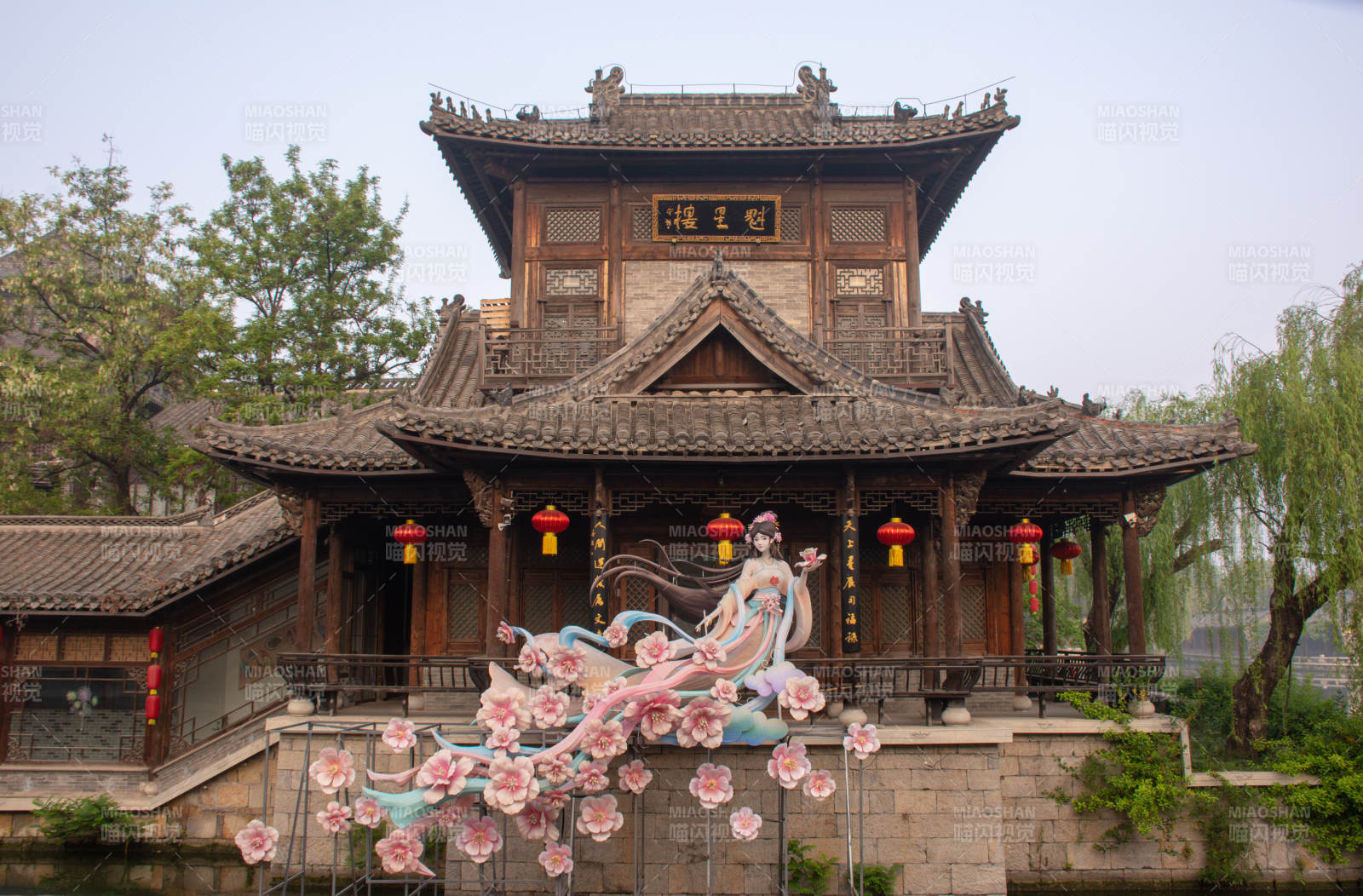 古楼花仙 春意盎然图片