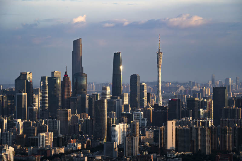 广州天际线 塔楼映霞光图片