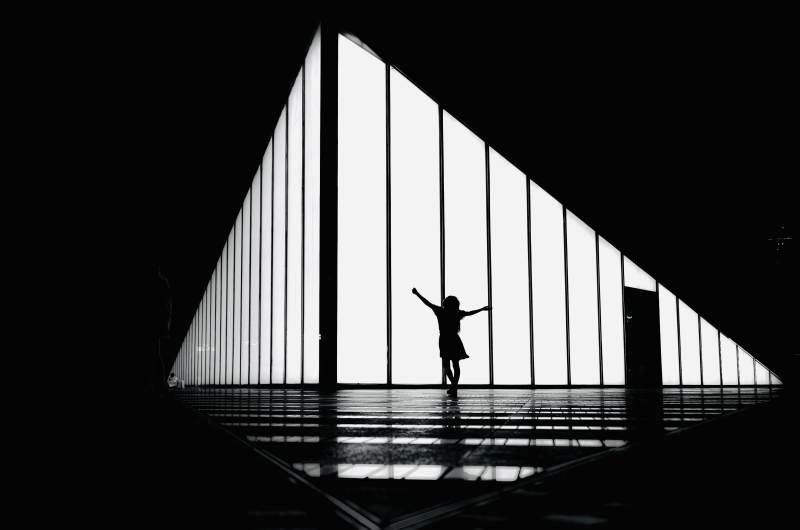 光之三角 剪影舞者图片