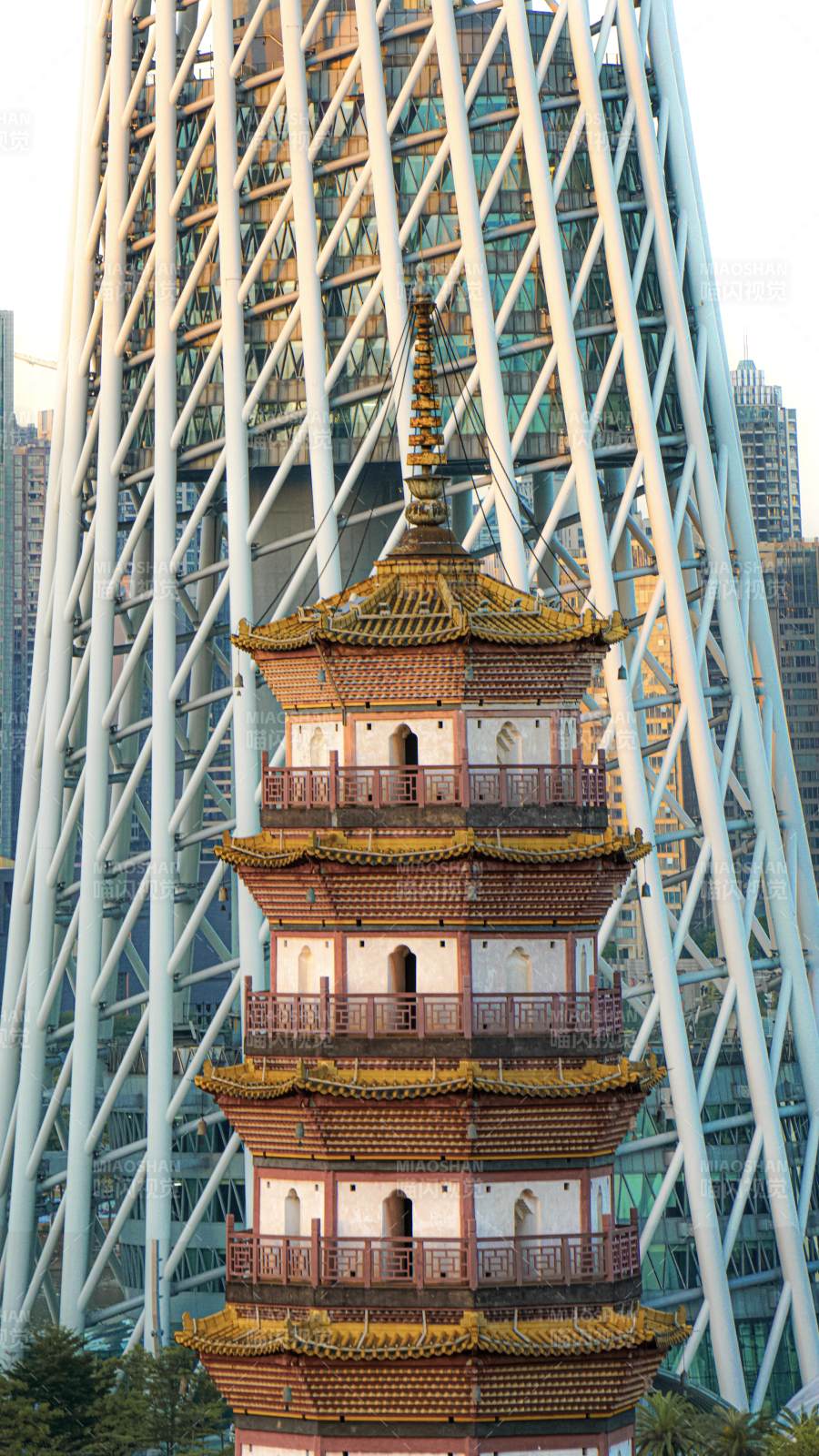 古塔映现代 广州新地标图片