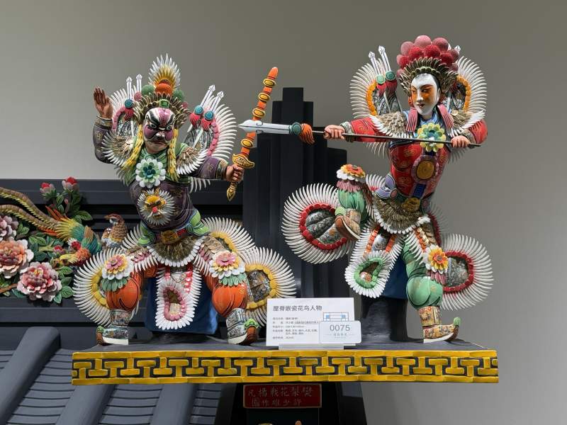 彩塑戏曲人物对峙图图片