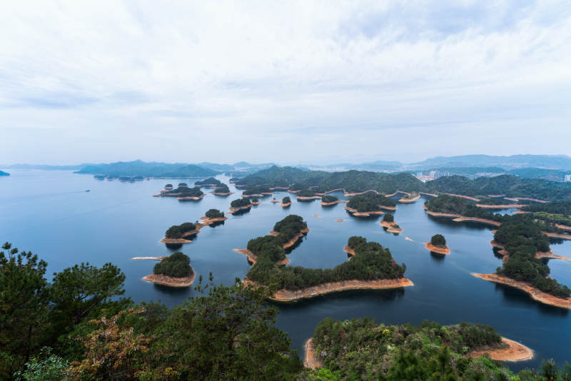千岛湖风光 碧水绕青山图片