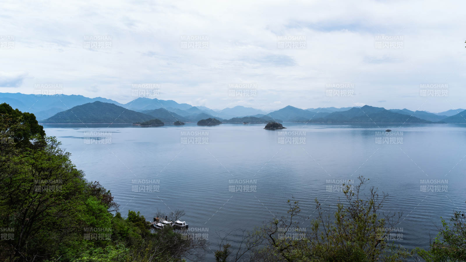 湖光山色 静谧如画图片