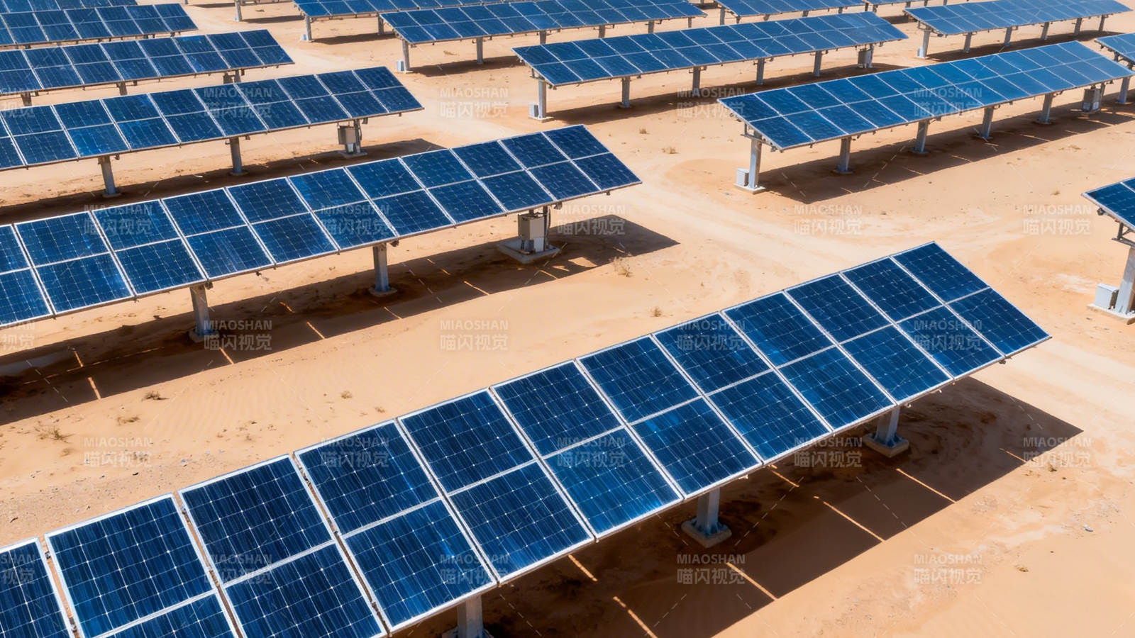 沙漠太阳能电站全景图片
