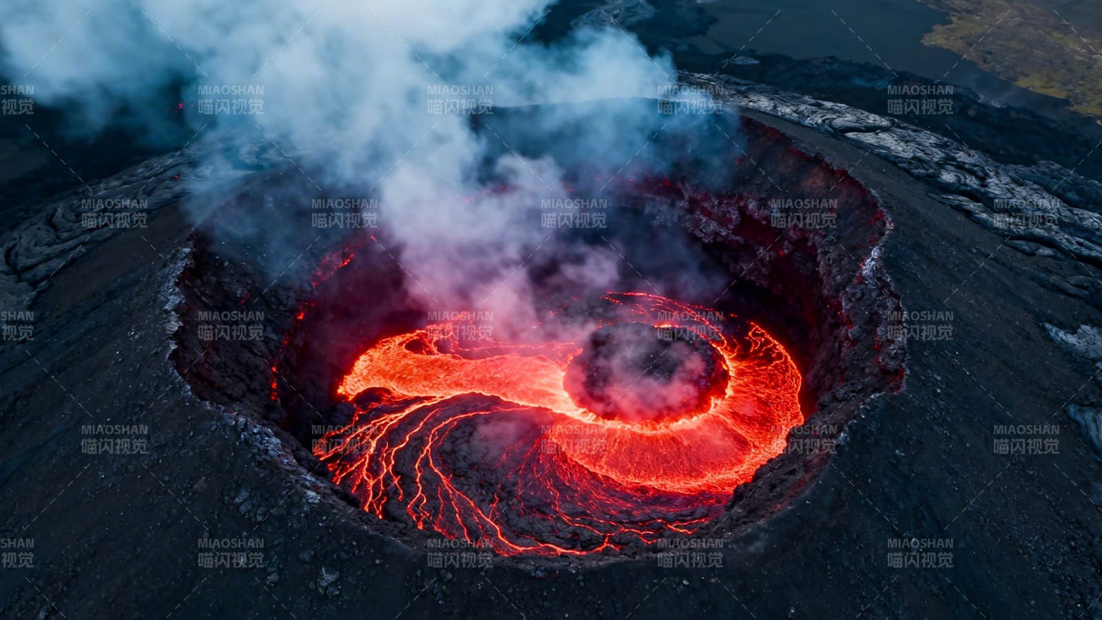 火山口熔岩漩涡喷发图片