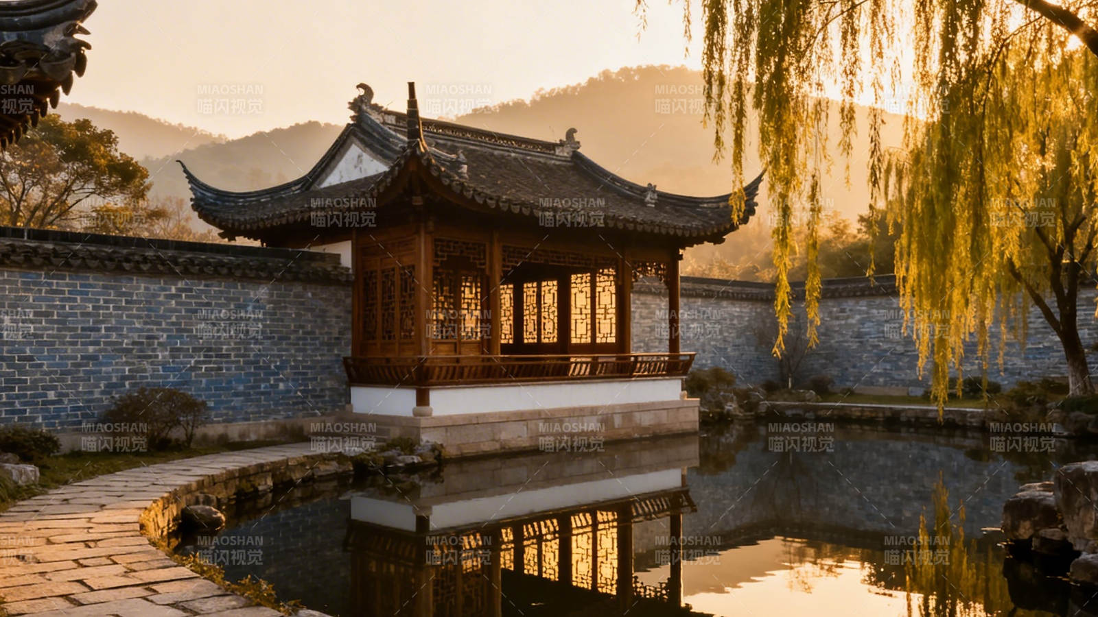 古亭映水 柳影夕阳图片