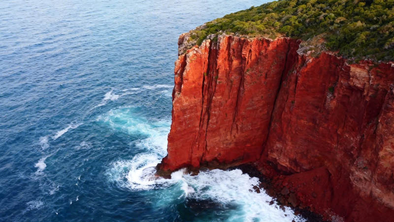 红崖碧海 浪拍绝壁图片