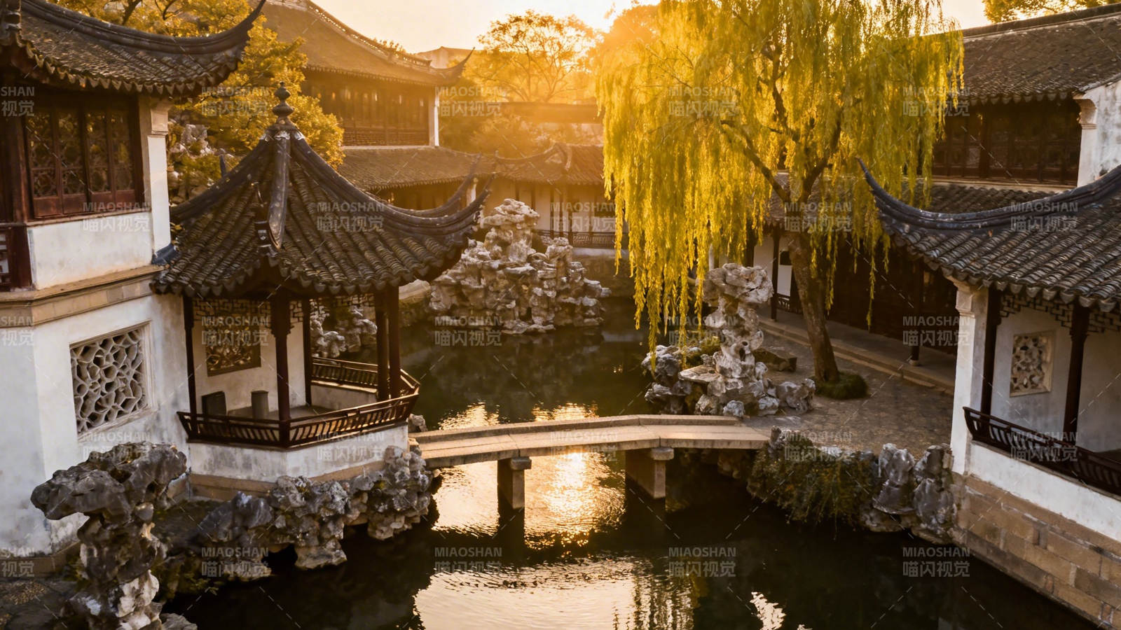 夕阳古园 柳影桥韵图片