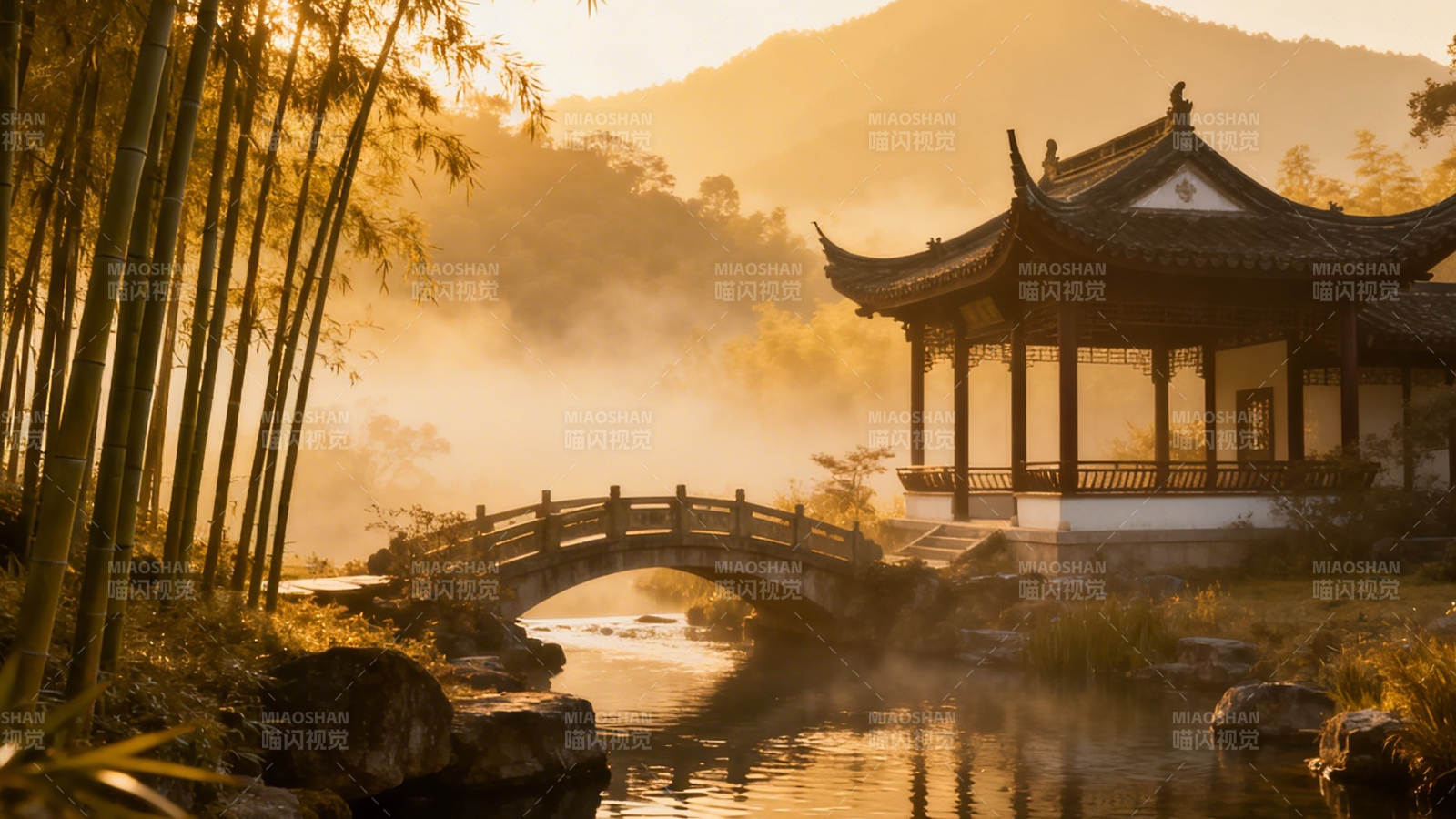 竹影亭桥 晨雾映山光图片