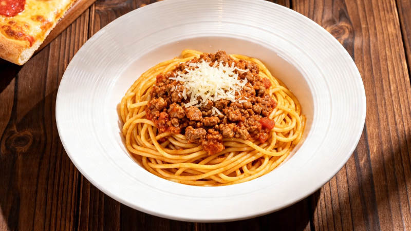 意面配肉酱 撒芝士更香图片