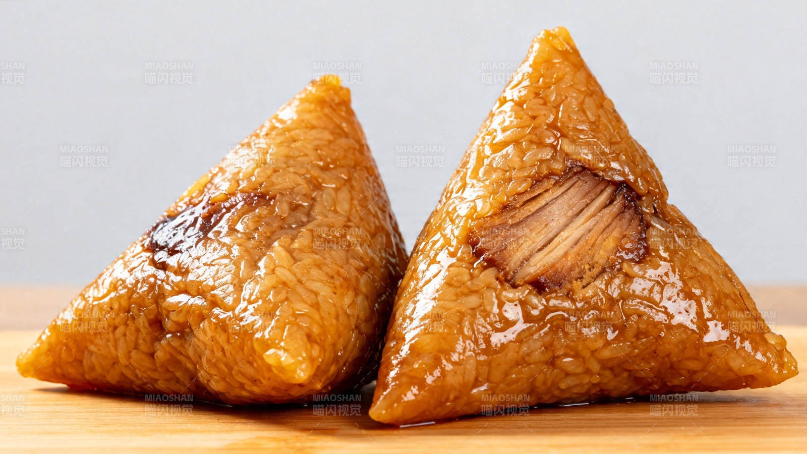 粽子特写 糯米包裹肉馅图片