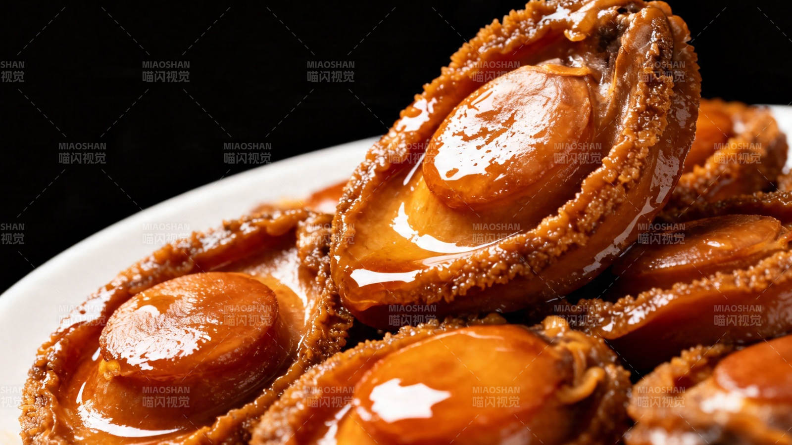 鲍鱼盛宴 鲜美诱人图片