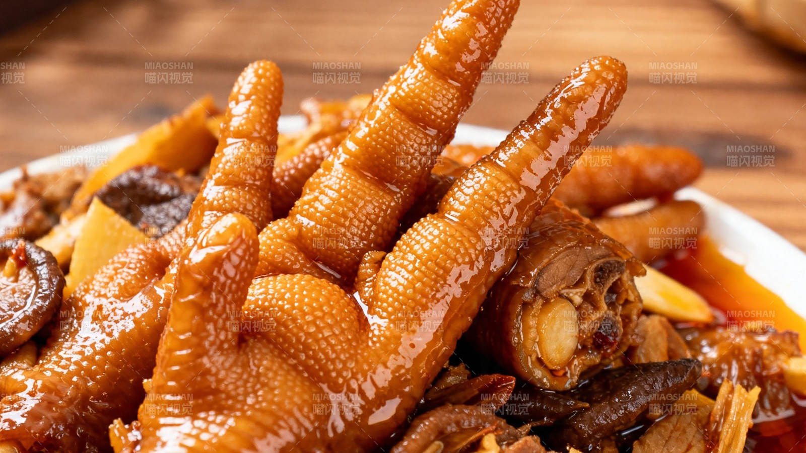 卤香鸡爪 入味软糯诱人图片