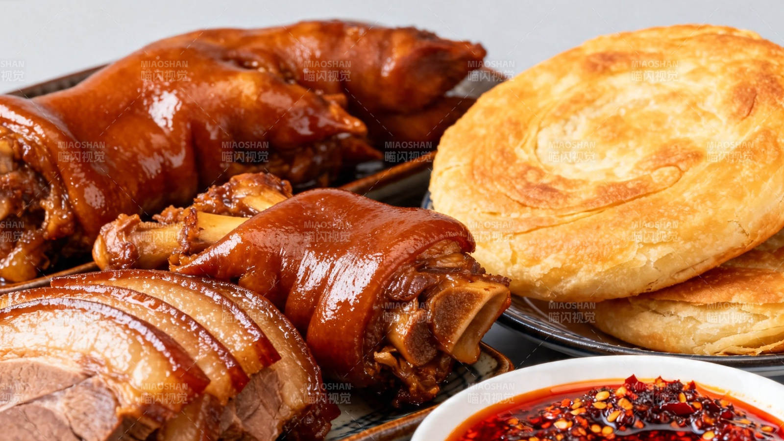 卤猪蹄配饼 香辣蘸料绝配图片