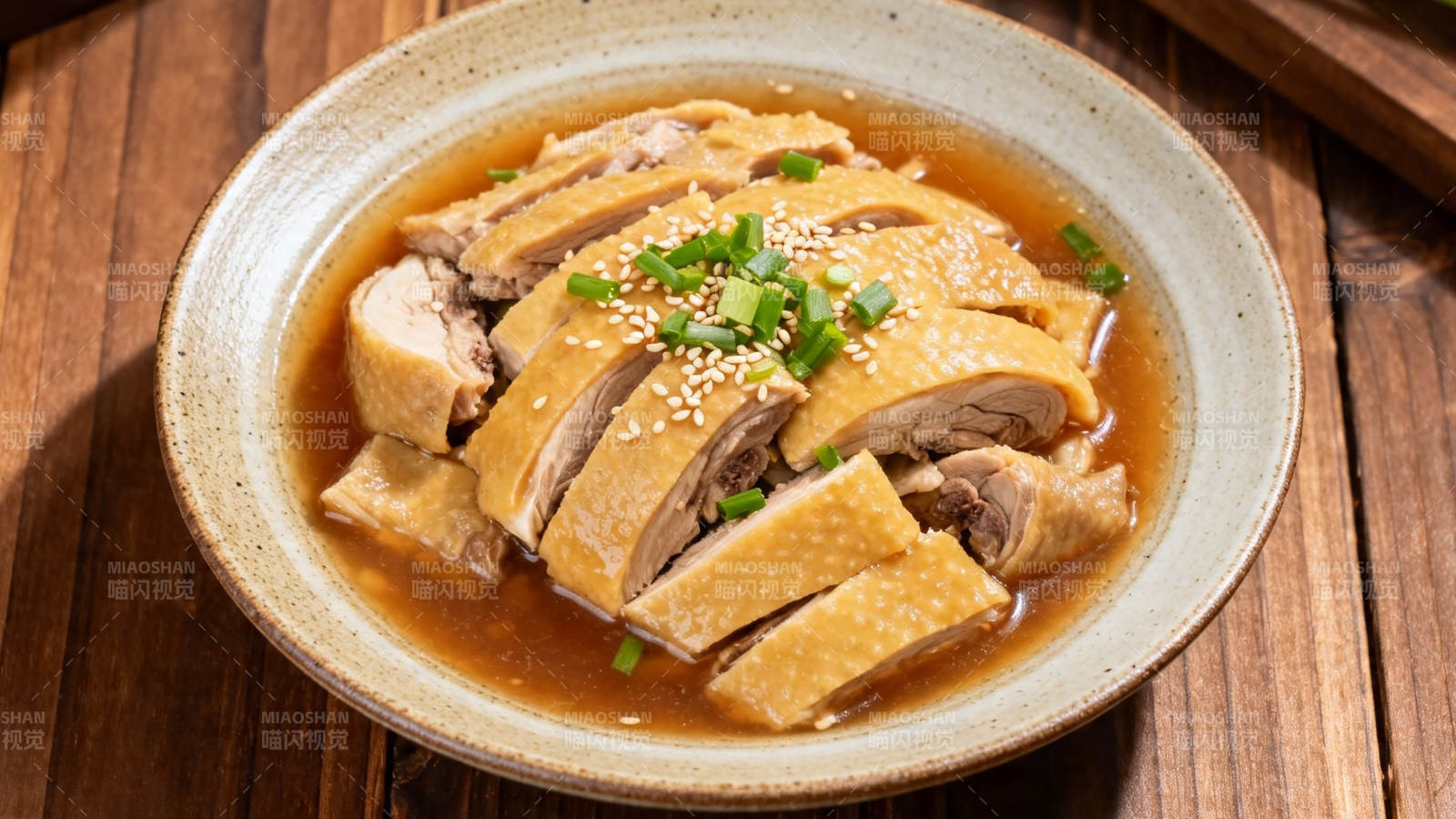 卤鸭配葱香 色香味俱全图片