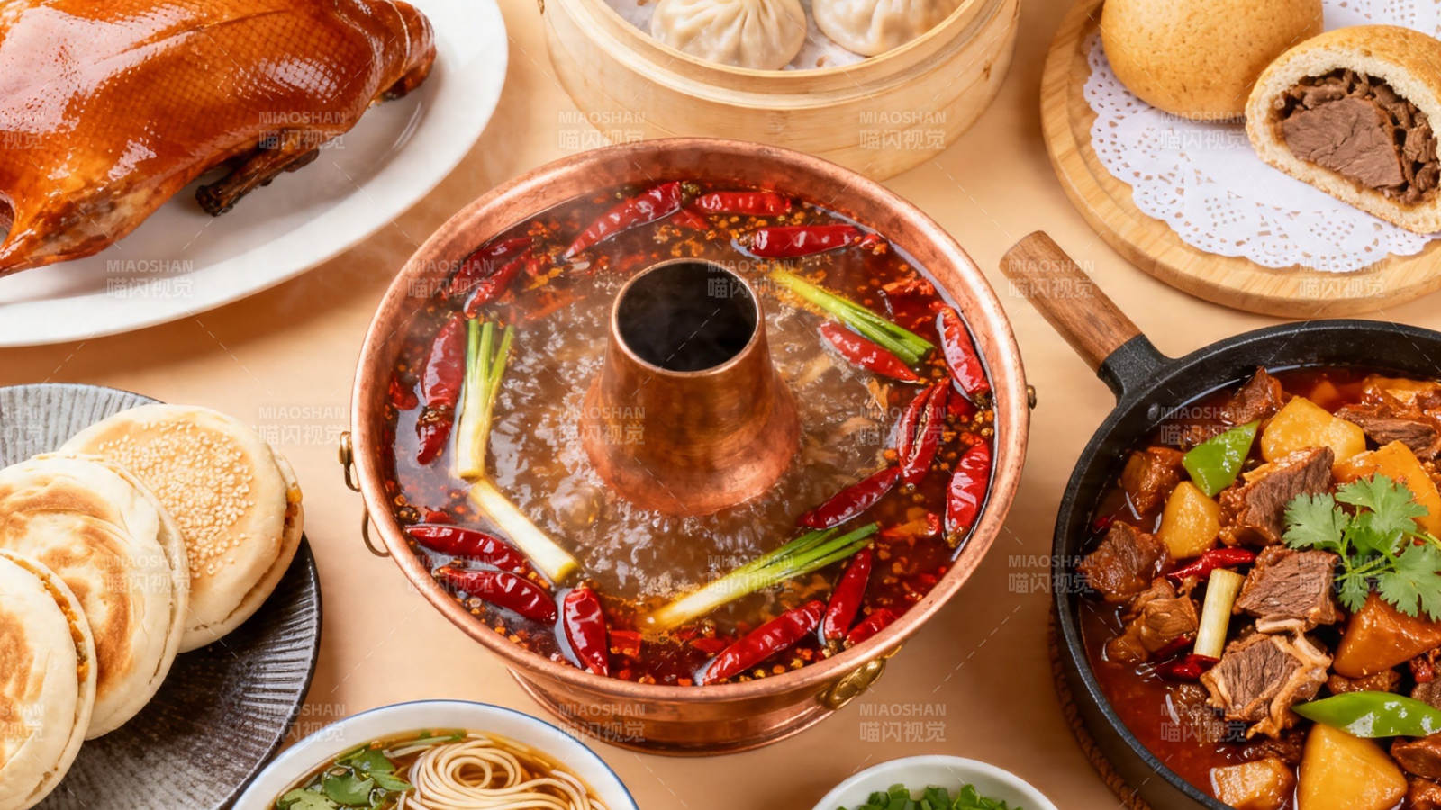 中式美食盛宴 火锅烤鸭面点图片