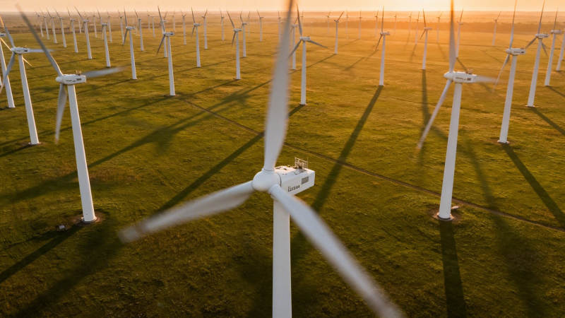 风电场日落美景图片