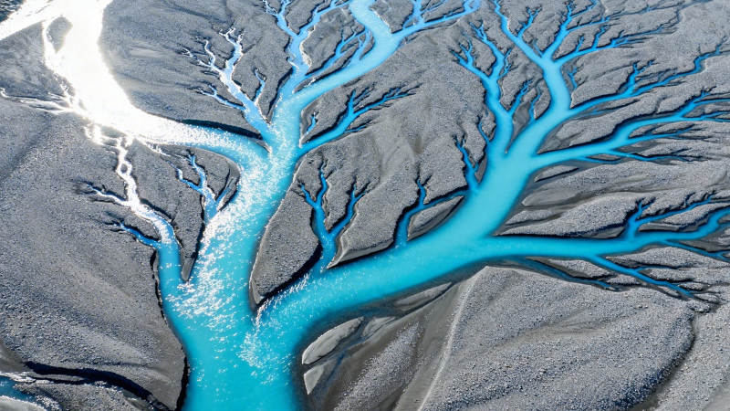 冰河如树 蓝脉织大地图片