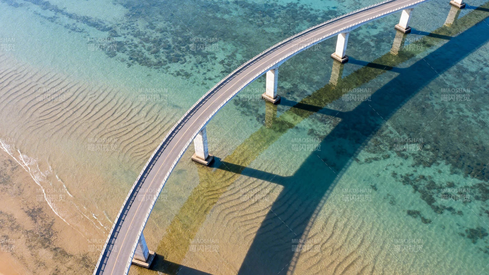 海天一色 长桥卧波图片