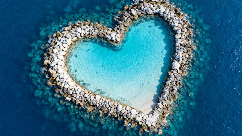 心形岛 碧海环绕爱之湾图片